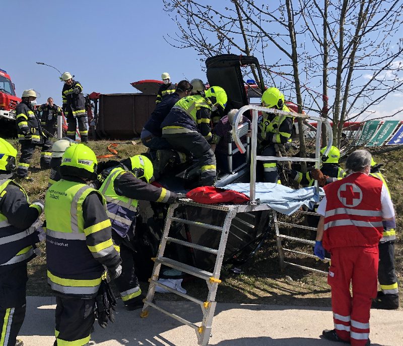 Einsatzreicher Nachmittag für die Villacher Feuerwehren (Bild 3)